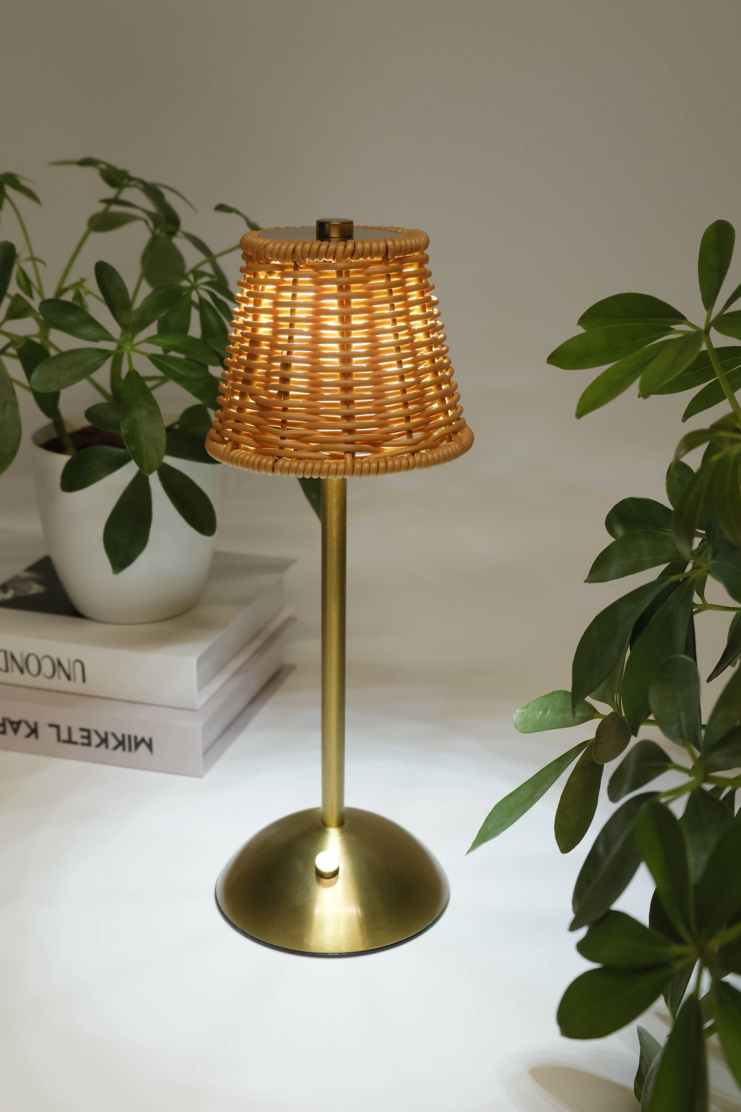 Rattan LED Rechargeable Lamp